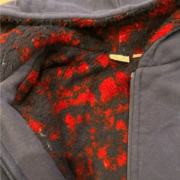 Puma- Boys fur lined zipper hoodie. 
Large 14/16. Navy Blue - Picture 6 of 6